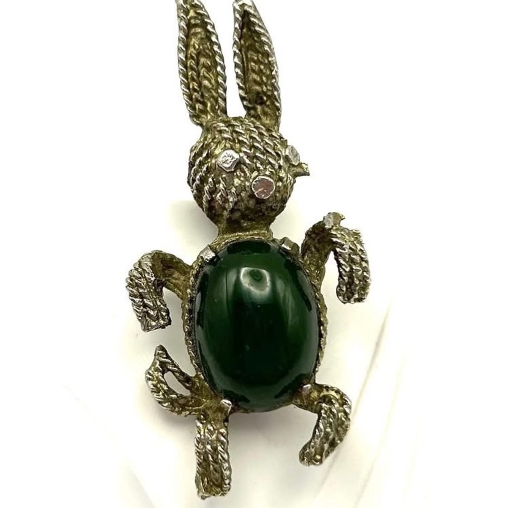 Vintage Jelly Belly Brooch with Green Stone